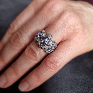 925 Sterling Silver Ring W/ Purple Gemstone Flower Design